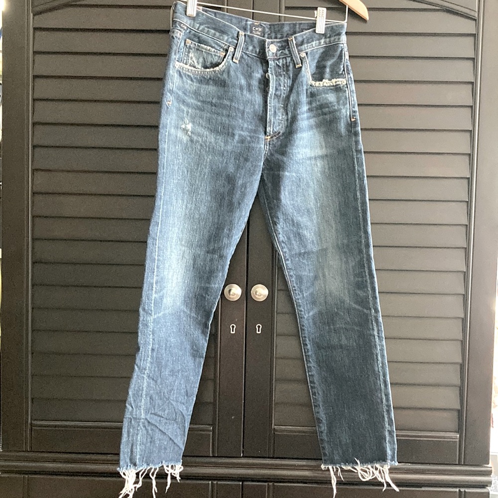 COH Liya High Rise Classic Fit Crop